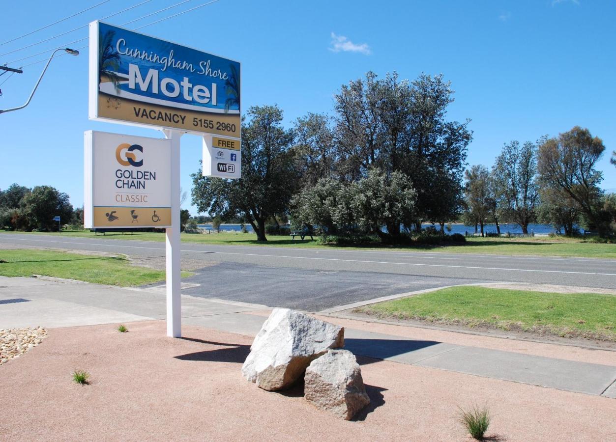 Cunningham Shore Motel Lakes Entrance Extérieur photo