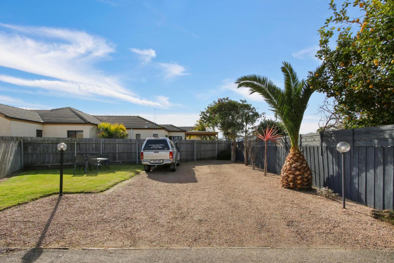 Cunningham Shore Motel Lakes Entrance Extérieur photo