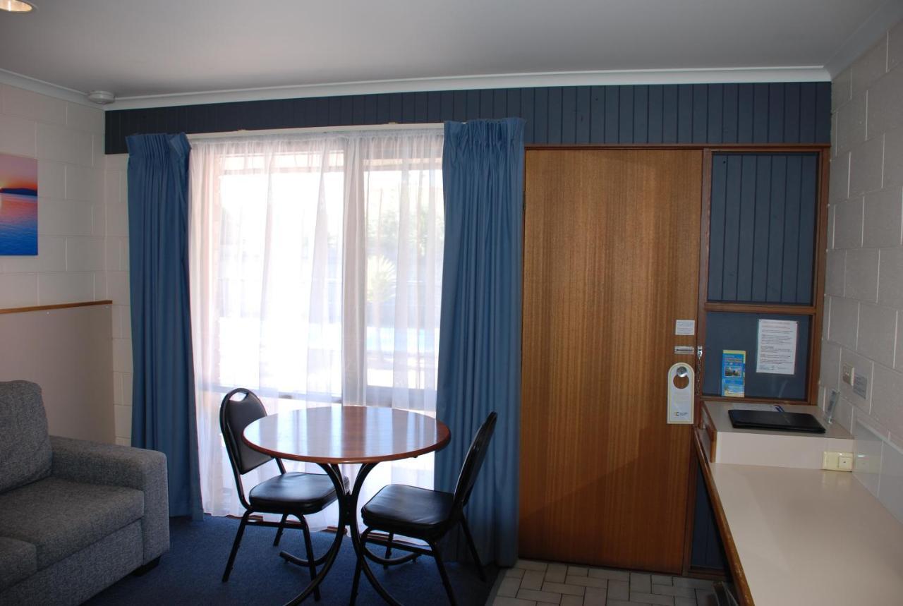 Cunningham Shore Motel Lakes Entrance Extérieur photo