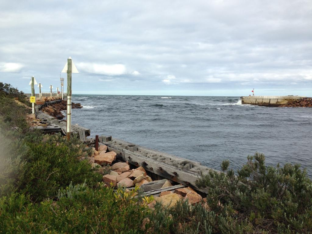 Cunningham Shore Motel Lakes Entrance Extérieur photo