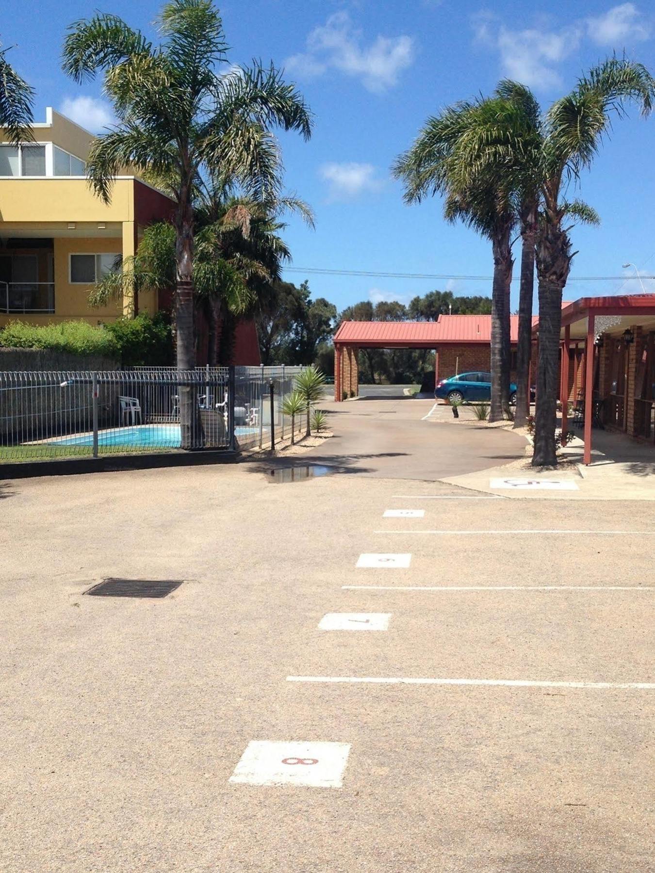 Cunningham Shore Motel Lakes Entrance Extérieur photo