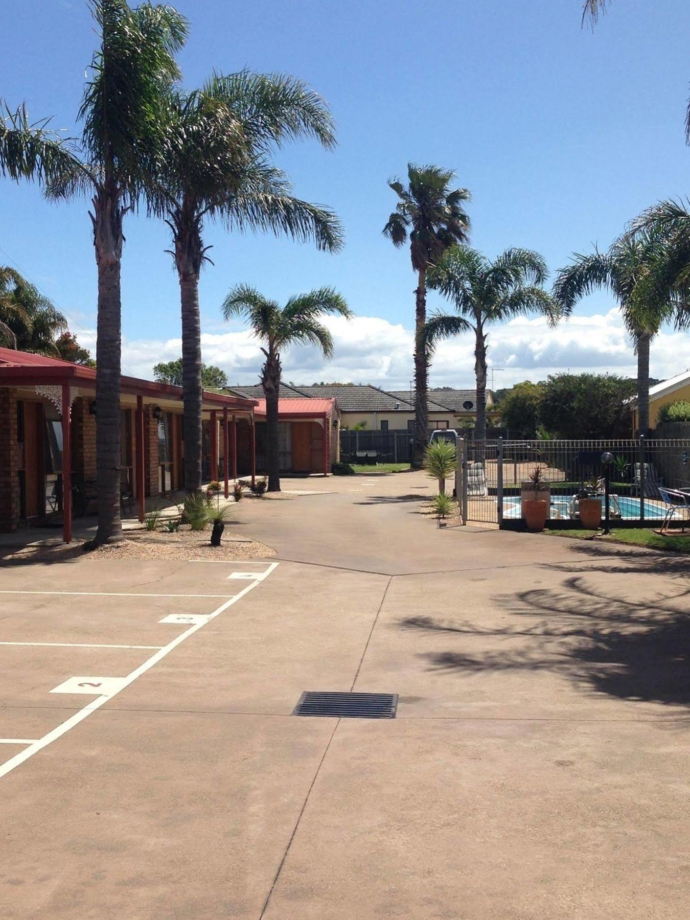 Cunningham Shore Motel Lakes Entrance Extérieur photo